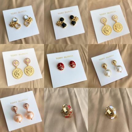 Historical portrait gold double T earrings, simple multi-color circular double T earrings