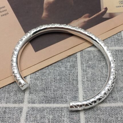 Bracelet versatile and personalized, suitable for wearing in various places, fashionable