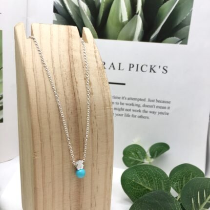 The necklace is versatile and personalized, suitable for wearing in various places and fashionable