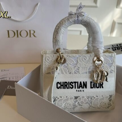 Embroidered consort handbag, classic design, exquisite color scheme, embroidered design, wide shoulder strap design, can be carried on one shoulder!