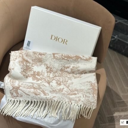Box pairing  Original cashmere scarf size：200*40cm Xiaoxiang's double-sided scarf/shawl Scarf feels soft to the touch