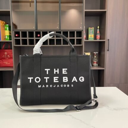 New fashionable high-end women's classic black fabric tote bag, suitable for daily gatherings