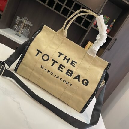 Fashionable and high-end trend canvas large capacity light brown tote bag, suitable for daily travel and gatherings