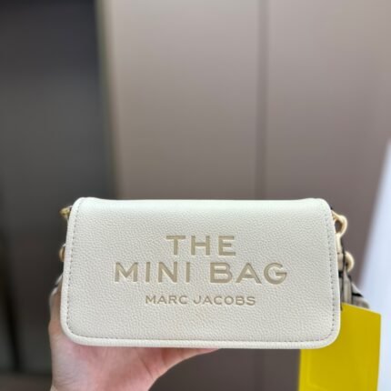 Fashionable and versatile elements, white diagonal cross bag, small square bag, suitable for daily travel and gatherings