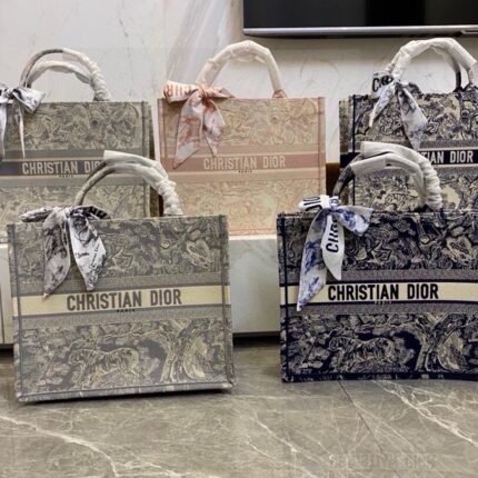 Very light in weight, full of retro style, exquisite and durable!Very light in weight, full of retro style, exquisite and durable!