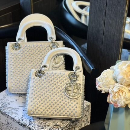 Exquisite pearl princess bag, suitable for daily travel and gatherings