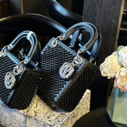 Exquisite pearl princess bag, suitable for daily travel and gatherings