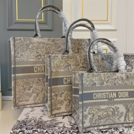 Canvas embroidered printed tote bag, irresistible retro luxury!