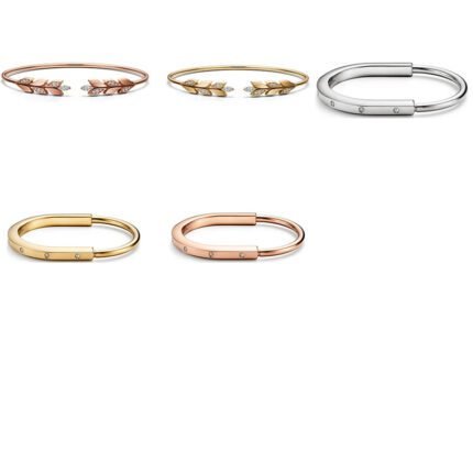 Exquisite high-end leaf shape bracelet for men and women