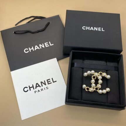 Fashion brooches for men and women, versatile accessories, suitable for daily gatherings