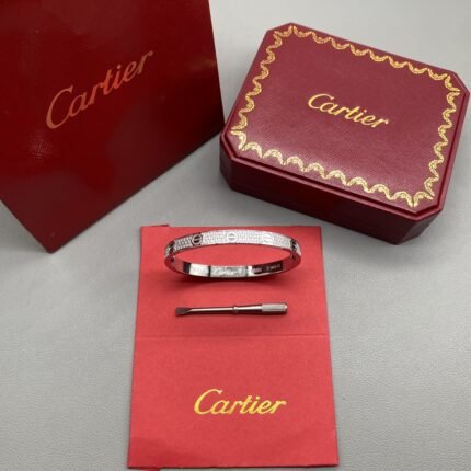 Fashionable and popular bracelets for men and women