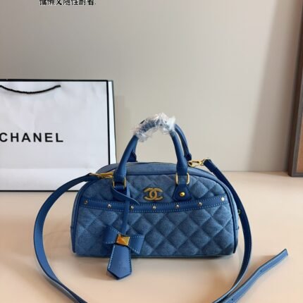 Boston handbag blue bag size: 28*8*14cm