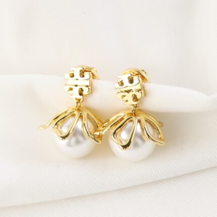 TB European and American jewelry atmospheric trendy brand hollow flower logo high-end feeling earrings pearl earrings light luxury texture earrings for women
