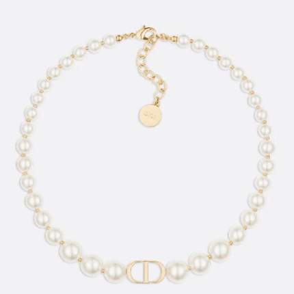 Pearl necklace, light luxury, niche fashion, personalized and versatile design, high-end and retro