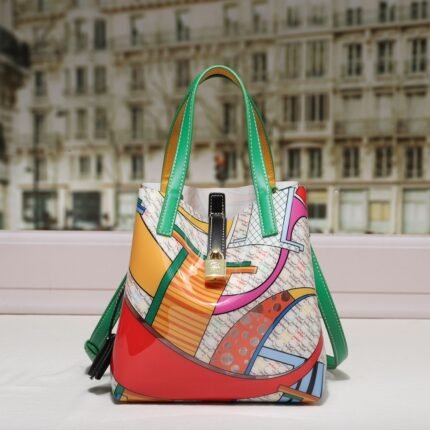 CHHC High Quality Bucket Bag 2024 New Trendy Fashion Versatile Niche One Shoulder Lock Head Commuter Women's Bag