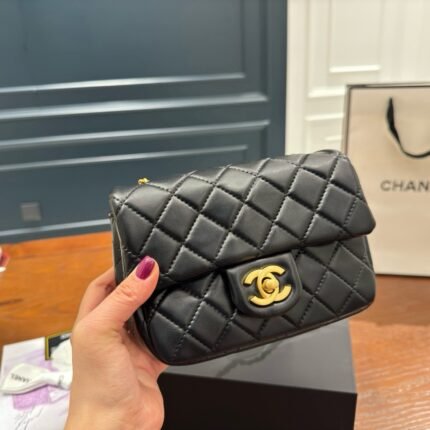 Chanel Golden Ball Square Fatty is soft, comfortable, and versatile, with a soft and sticky feelFor more styles, please contact WhatsApp+86 18025767193