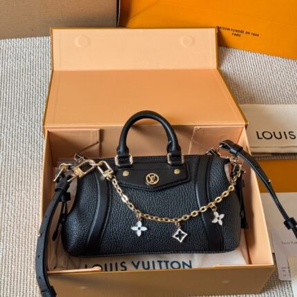 LV new motorcycle handbag, light luxury, high-end, fashionable and cool