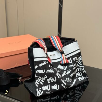 The latest tote bag, casual and lazy, retro and simple, niche and fashionable