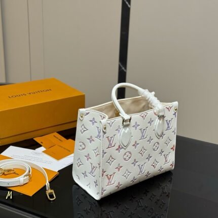 The LV shopping bag features a concealed strap design, allowing for both shoulder and hand carrying