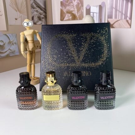 Valentino perfume 30ml, 4-piece black box! Includes: 30ml * 4 with nozzle.