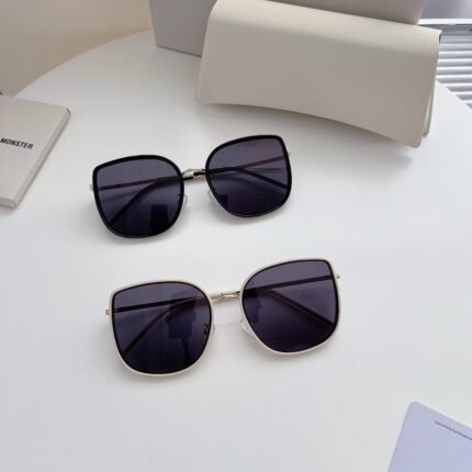Gentle Monster GM Bibi Sunglasses: Chic Square Frames, Timeless Style