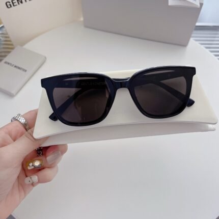 Gentle Monster GM LILIT Sunglasses: Chic Square - Cat Eye Frames, Effortless Glamour