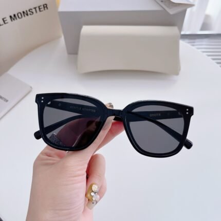 Gentle Monster GM Queen Sunglasses: Chic Square - Cat Eye Frames, Regal Elegance