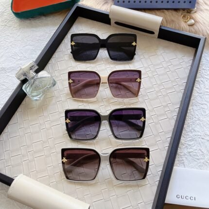 Gucci Model 2504 Sunglasses: Oversized Square Frames with Bee Accents, Stylish Color Options