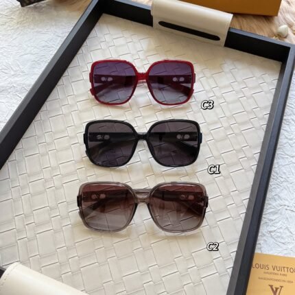 Louis Vuitton Square Sunglasses: Stylish Variations for All Tastes