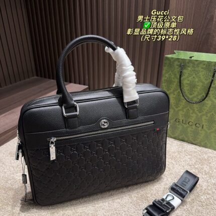 GUCCI Structured Briefcase: Signature Chevron Print with Professional Elegance (38×27cm)