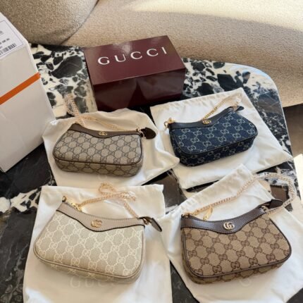 GUCCI Mini Chain Crossbody Bag: Iconic GG Print with Playful "Mahjong" Silhouette (20×10cm)