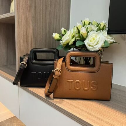 TOUS Structured Leather Handbag (21×14×8cm): Timeless Style with Signature Brand Elegance